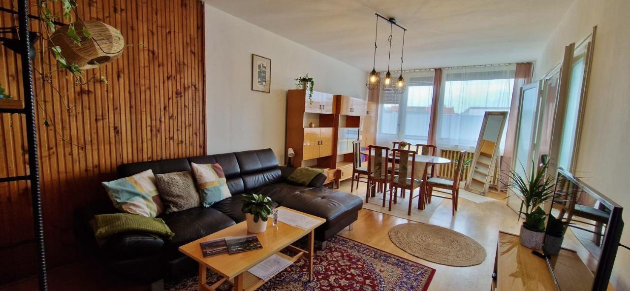 Nosztalgia Apartman Apartamento Veszprém Exterior foto