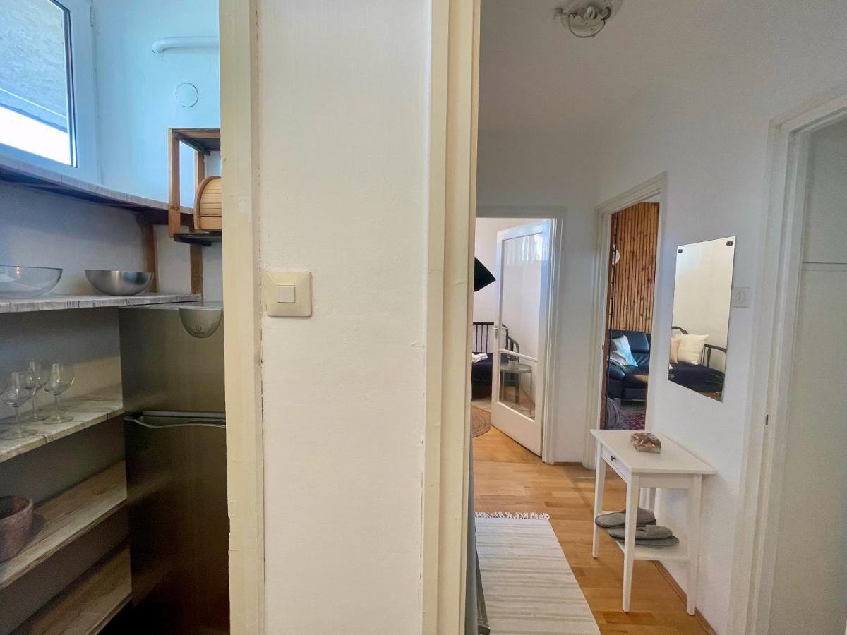 Nosztalgia Apartman Apartamento Veszprém Exterior foto
